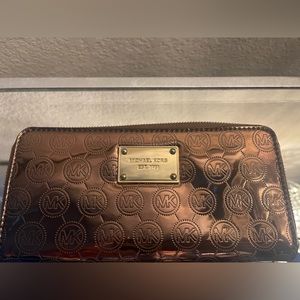 Michael Kors zippered wallet